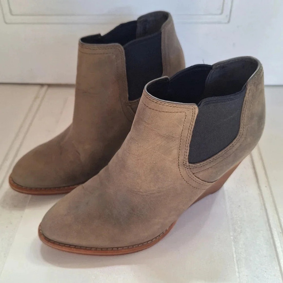 Cole Haan Womens Ankle Boot Bootie Brown Tanned Nubuck Wedge Heel Size 6 - Picture 3 of 15